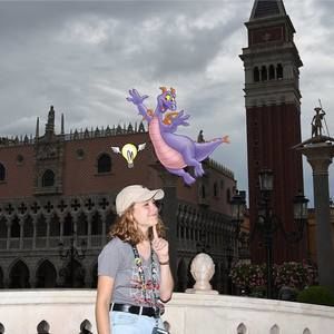 Meet your Posher, Farrah